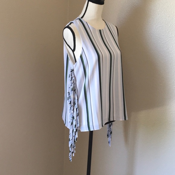 Final Sale English Factory Fringe Sleeveless Top - Picture 4 of 6